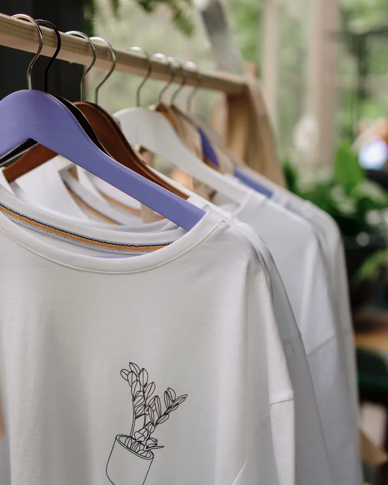 Palm Breeze Graphic Tee – Sky Blue